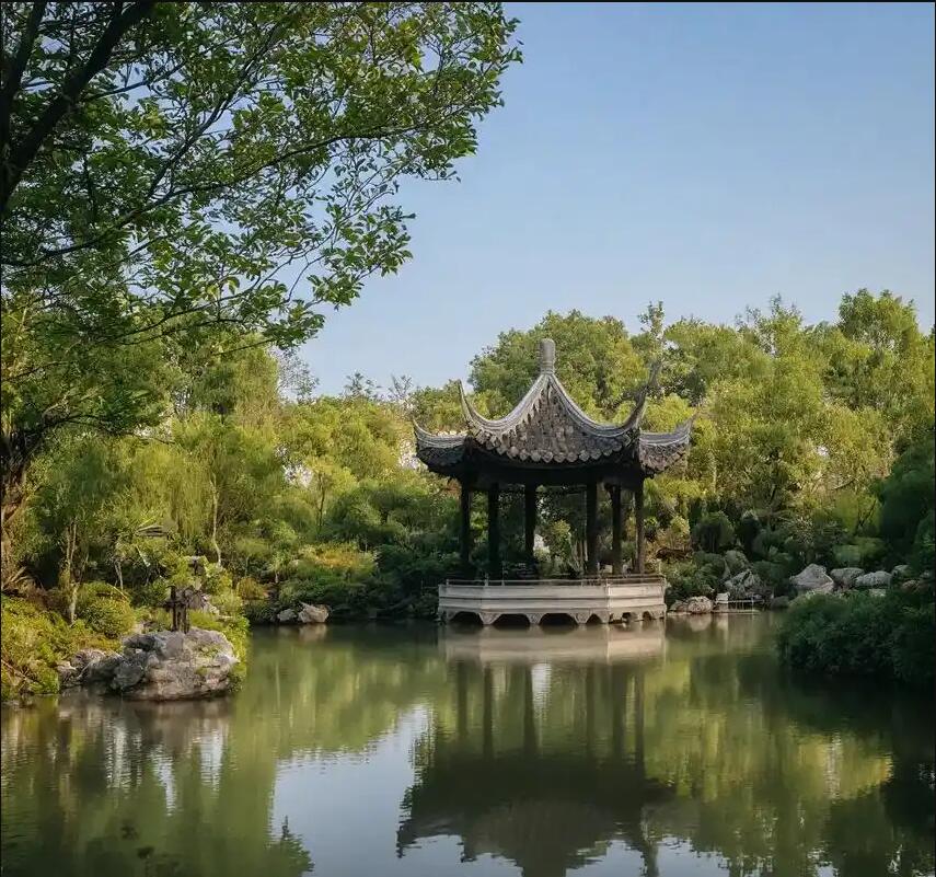 鞍山掠过餐饮有限公司